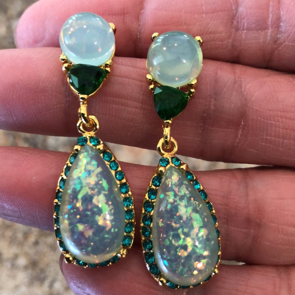 🧚🏻‍♂️Sparkling green and gold colored earrings - Picture 5 of 6